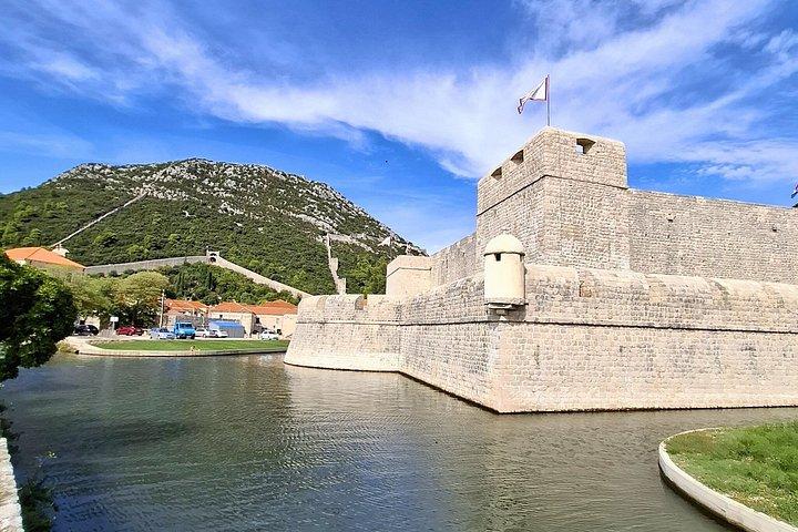 Transferência privada de Dubrovnik para Split com opções de Ston e vinícola