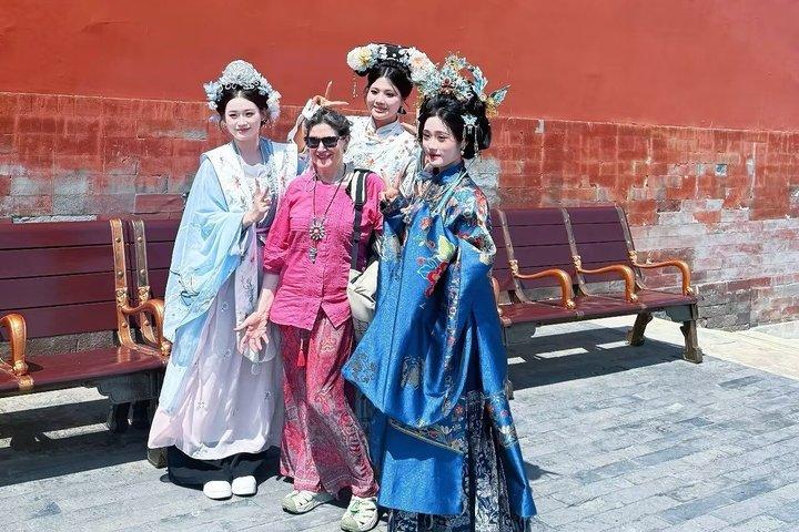 Visites interdites en petit groupe City&T-Square avec billet (Guide Anglais/Esp)