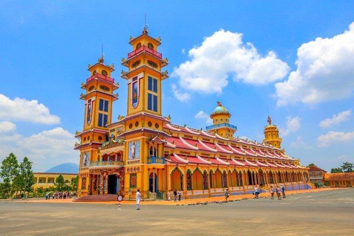 Tay Ninh Ganztagestour : Black Virgin Mountain & Cao Dai Heilige Messe