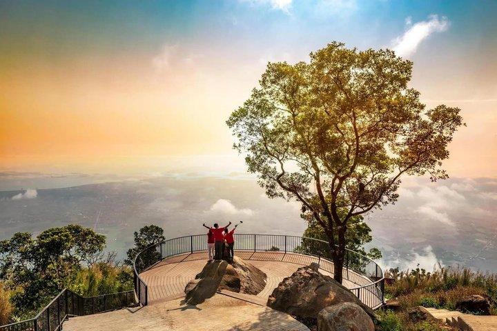 Tay Ninh Ganztagestour : Black Virgin Mountain & Cao Dai Heilige Messe