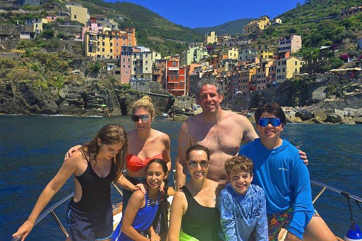 Sunset Boat Tour and Cinque Terre Aperitif from Monterosso