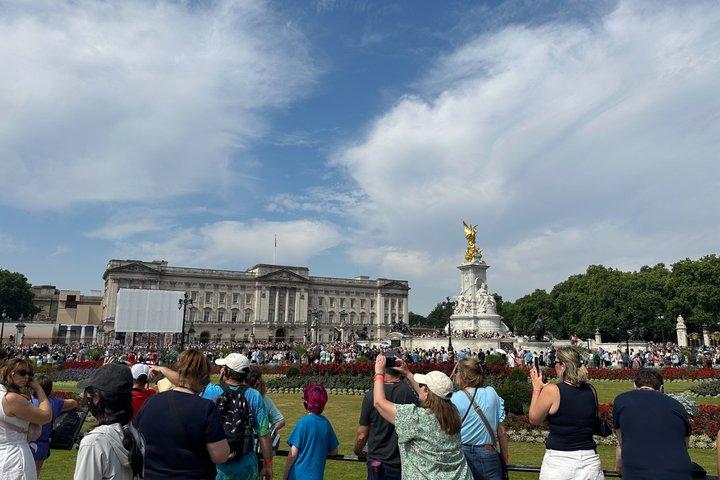 Visita con entrada al Palacio de Buckingham y al cambio de guardia