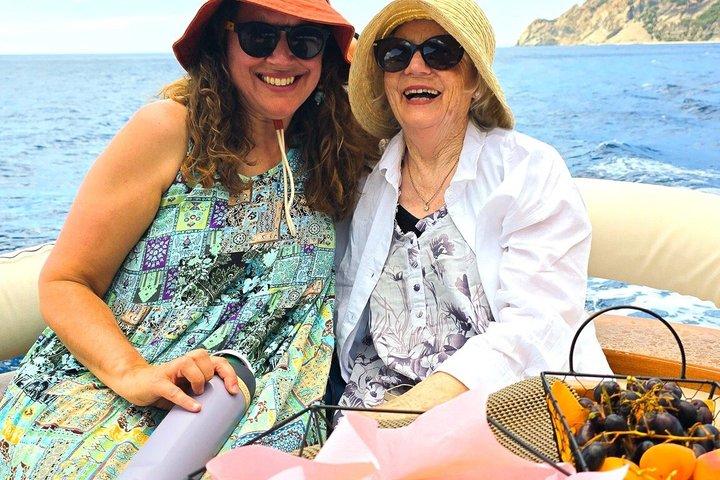 Excursion en bateau au coucher du soleil et apéritif aux Cinque Terre au départ de Monterosso