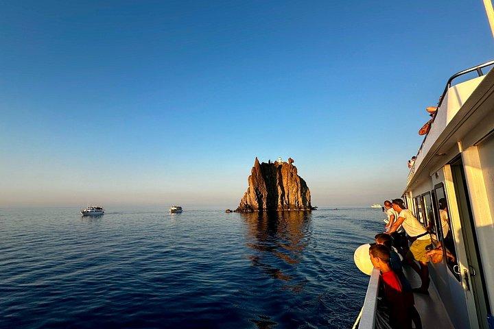 タオルミナ出エオリア諸島全日ツアー:ストロンボリとパナレア