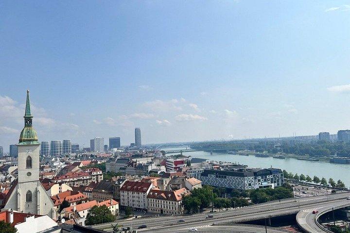 2H Private Tour with Jakub