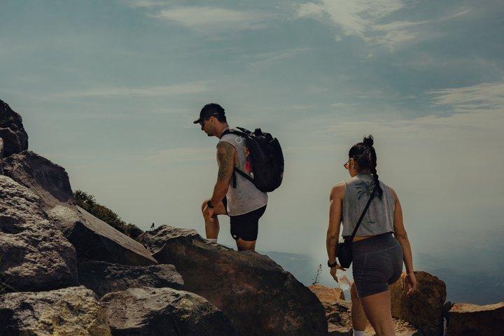 サンタ・アナ火山とコアテペケ湖へのプライベート・ハイキング