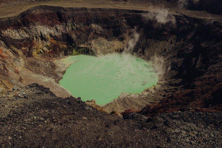 サンタ・アナ火山とコアテペケ湖へのプライベート・ハイキング