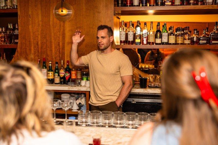 Smutta på historia i en hemlig Speakeasy med drycker ingår