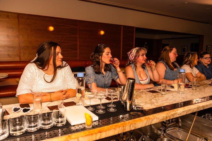 Smutta på historia i en hemlig Speakeasy med drycker ingår