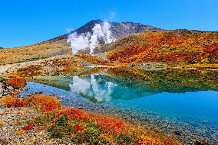 Autumn Asahidake and Hagoromo Falls Ropeway Tour from Sapporo