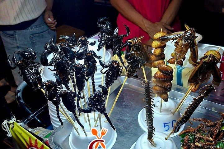 バンコクの味：チャイナタウンで夜の料理を楽しむ小グループ ツアー