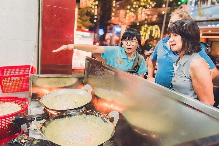 バイクで行くホーチミンストリートフードツアー12選