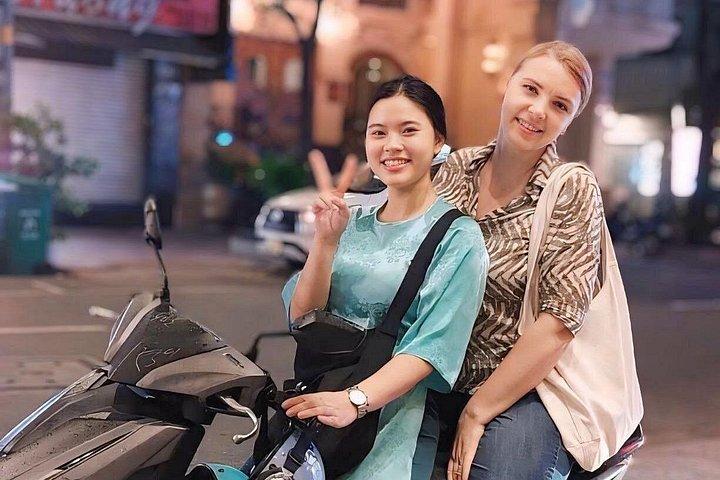 バイクで行くホーチミンストリートフードツアー12選