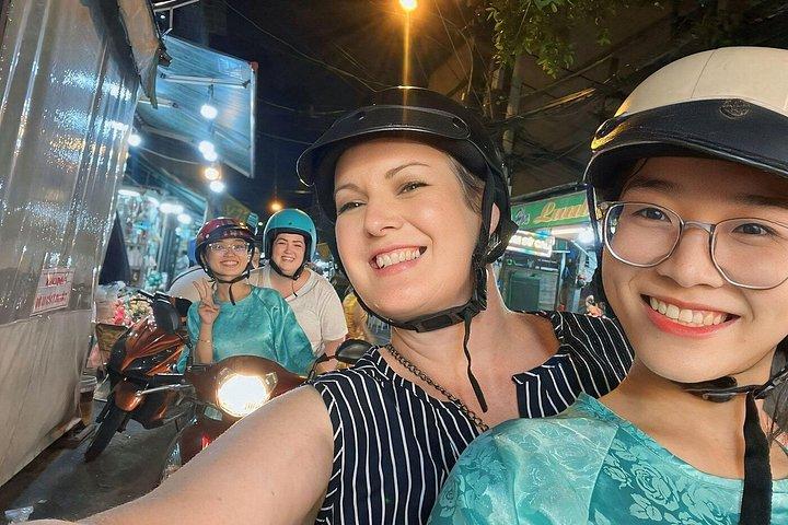 バイクで行くホーチミンストリートフードツアー12選