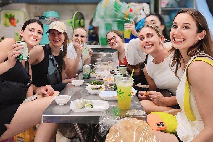 バイクで行くホーチミンストリートフードツアー12選