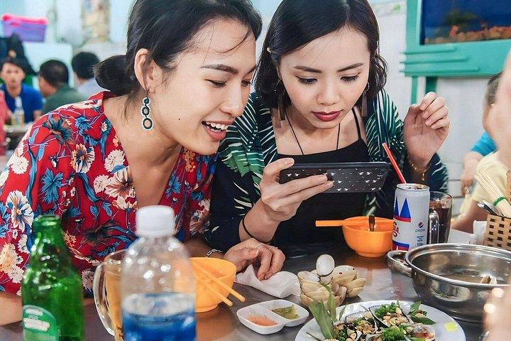 バイクで行くホーチミンストリートフードツアー12選