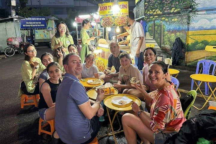 バイクで行くホーチミンストリートフードツアー12選