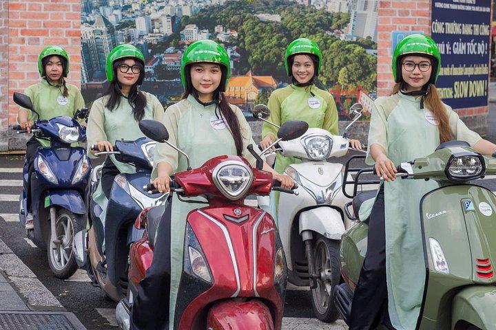 バイクで行くホーチミンストリートフードツアー12選
