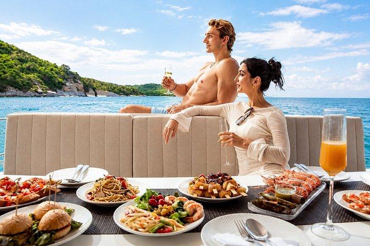 パタヤ日帰りツアー ラグジュアリーヨットクルーズ プレミアムランチセット付き