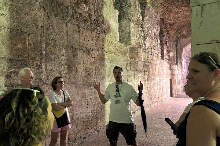 Palastgeheimnisse und lustige Geschichtstour mit Mario
