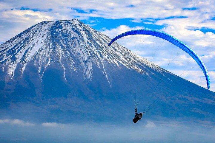 Tokyo: Mount Fuji Paragliding Experience With English Instructor