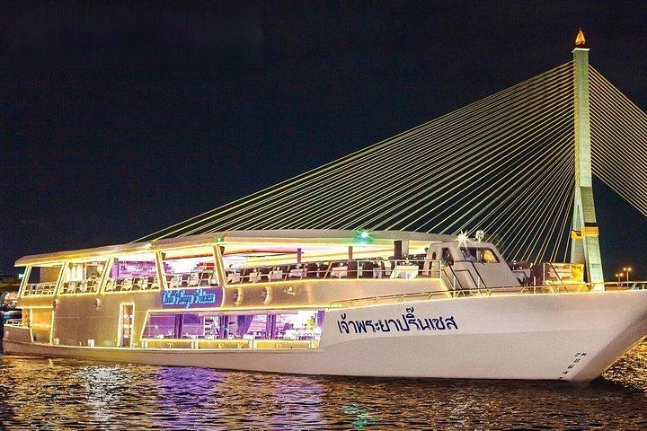 Crucero por la princesa Chao Phraya con cena buffet y música en vivo