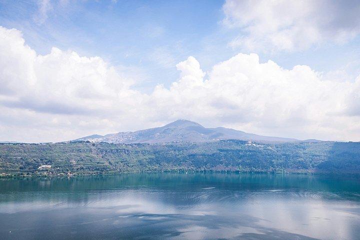 アルバン丘陵&火山湖に隠れたネミ日帰り村