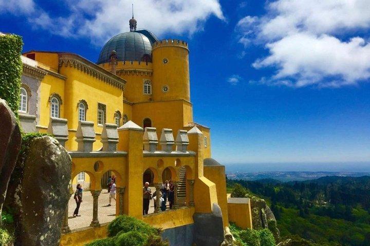 Da Lisbona, Sintra, Palazzo Pena, Cabo Roca e Cascais Tour