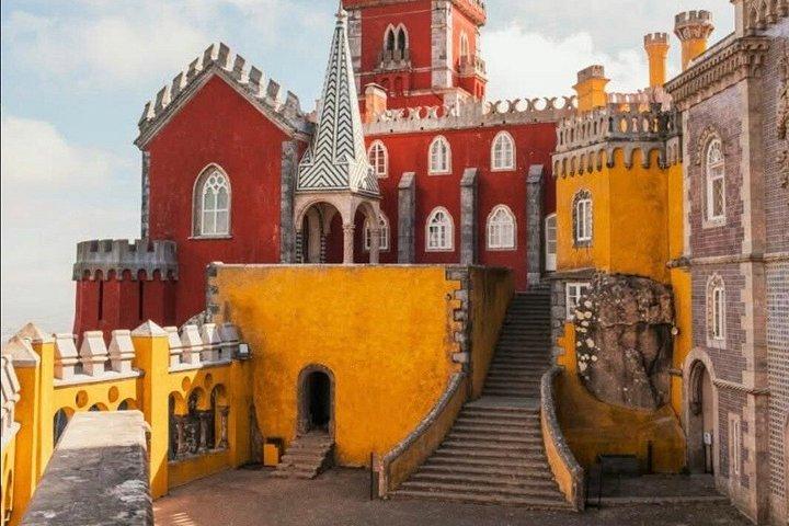 Da Lisbona, Sintra, Palazzo Pena, Cabo Roca e Cascais Tour