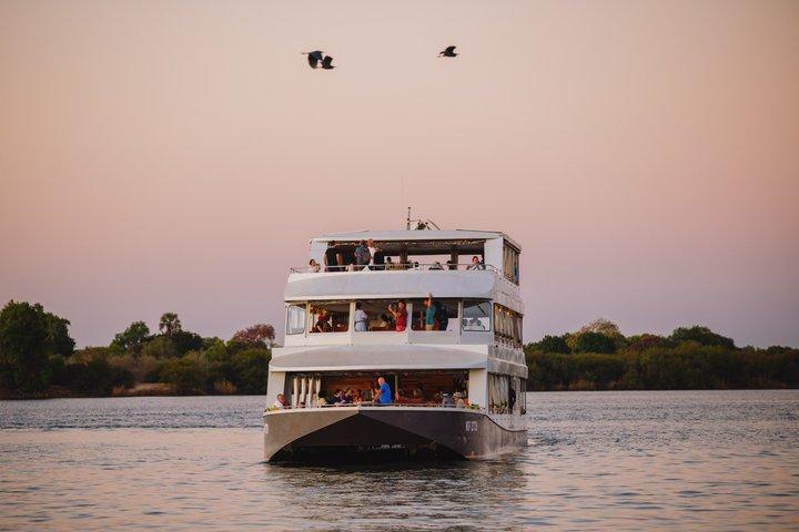 Crociera al tramonto sul fiume Zambesi con cena Potjie al ristorante