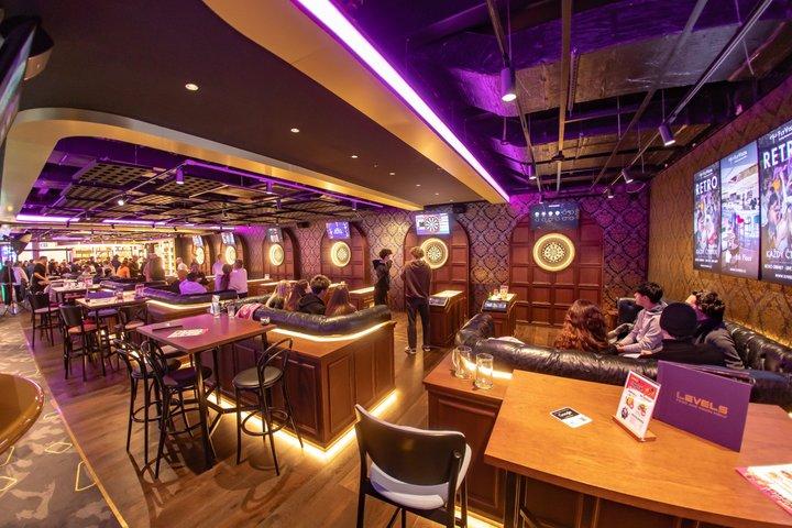 Esperienza di gioco arcade illimitata a LEVELS Prague