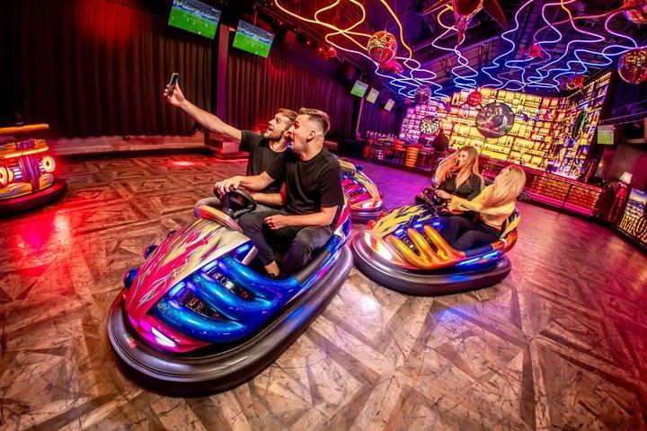 Esperienza di gioco arcade illimitata a LEVELS Prague