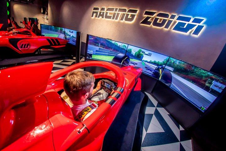 Esperienza di gioco arcade illimitata a LEVELS Prague