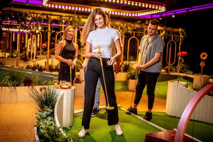 Esperienza di gioco arcade illimitata a LEVELS Prague