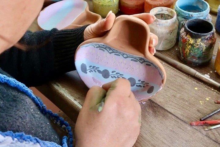リスボンからアレンテージョへのプライベートツアー:職人の陶芸&コルク工房