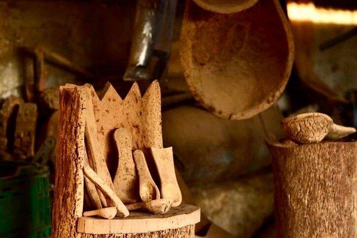 リスボンからアレンテージョへのプライベートツアー：職人の陶芸＆コルク工房
