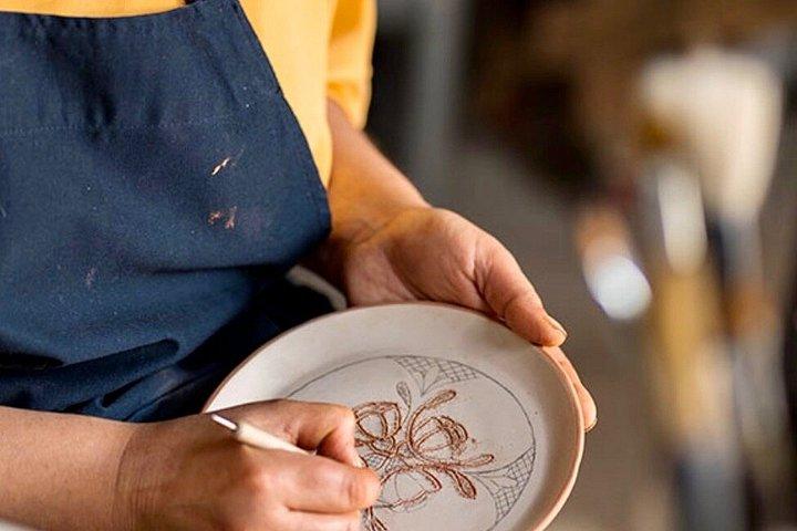 リスボンからアレンテージョへのプライベートツアー：職人の陶芸＆コルク工房