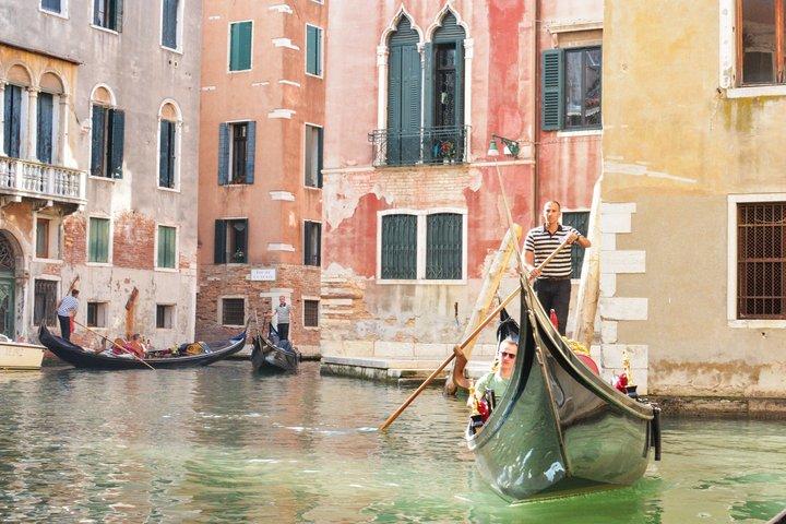 Hoppa över kön Grand Canal Gondola Ride i Venedig