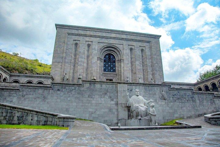 Excursão particular pela cidade de Yerevan: Museus Erebuni, Matenadaran e Tsitsernakaberd
