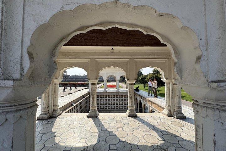 プライベートワガ国境旗の式典とシャリマール庭園ツアー