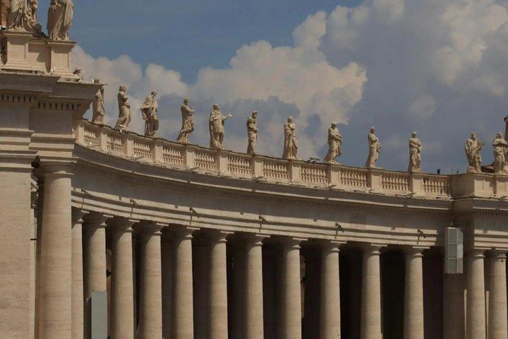 Piazza San Pietro: un tour a piedi in Vaticano senza guida
