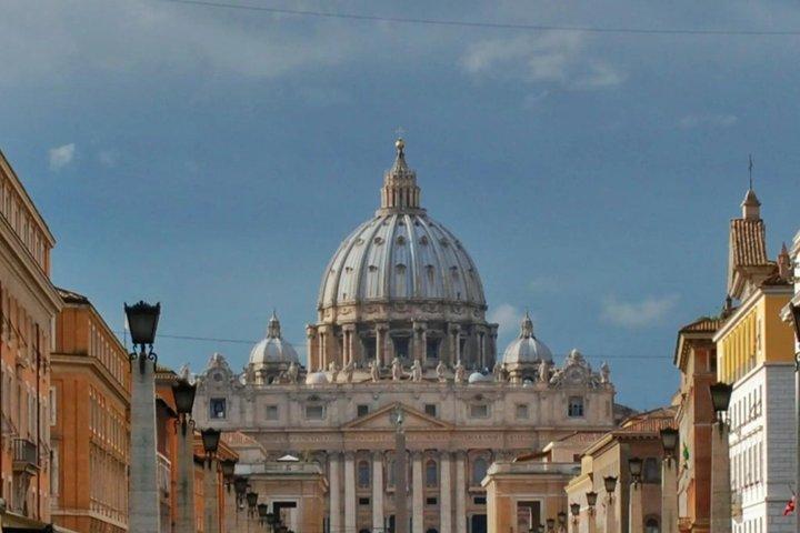 Piazza San Pietro: un tour a piedi in Vaticano senza guida