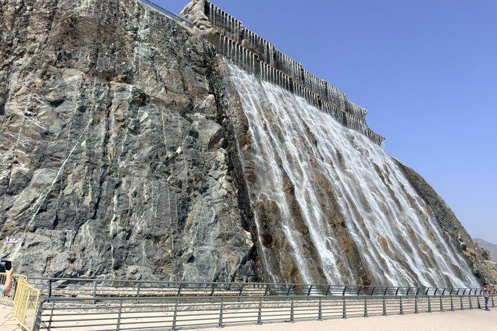 フジャイラ・イースト・コースト・ツアー（モスク・フォートとビーチ付き）ドバイ発