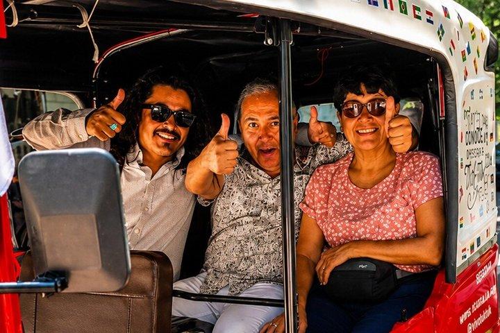 Passeio de tuk-tuk pelos bairros de Roma e Condesa, na Cidade do México.