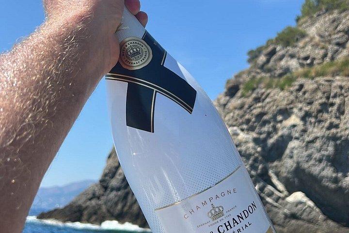 乗り合いボートツアー：サン・フルットゥオーゾと料理