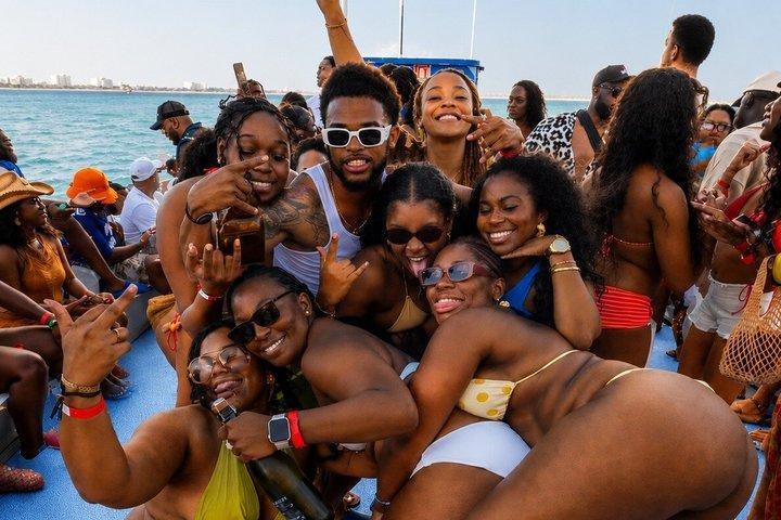 Hip Hop Party Boat a Punta Cana con Open Bar e Vibrazioni Non Stop
