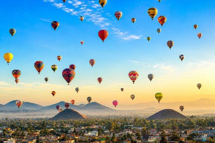 Vol en montgolfière à Teotihuacan, formule tout compris | Mexico et petit-déjeuner dans une grotte
