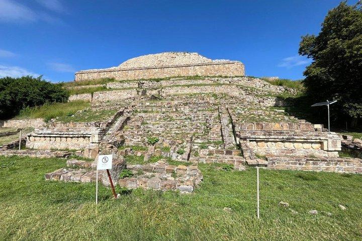 Escursione archeologica di mezza giornata a Monte Albán e Atzompa