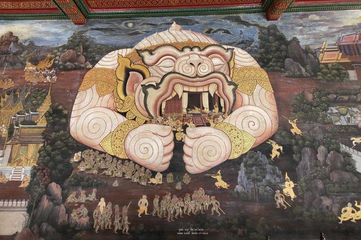 バンコクで必見の寺院を巡るプライベートツアー