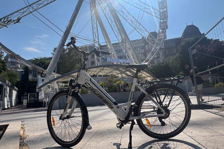 Excursão de bicicleta elétrica ao Castelo de Budapeste e Buda com um Guia local